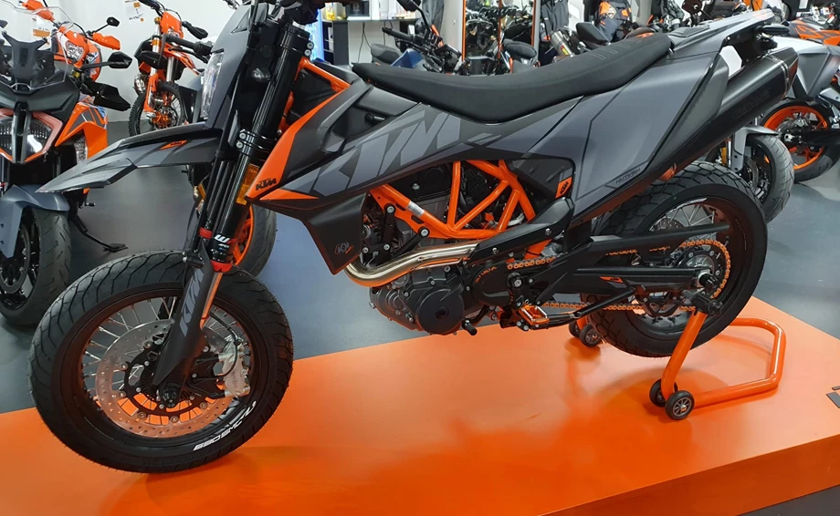 Umbgebautes Motorrad KTM 690 SMC R Bild 7: Umbgebautes Motorrad KTM 690 SMC R
