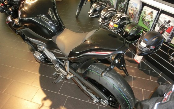 Umgebautes Motorrad Kawasaki Z900 von Moto Point Ilmenau e.K. - Inh. Frank Engelhardt - Bild 7 Umgebautes Motorrad Kawasaki Z900 von Moto Point Ilmenau e.K. - Inh. Frank Engelhardt - Bild 7