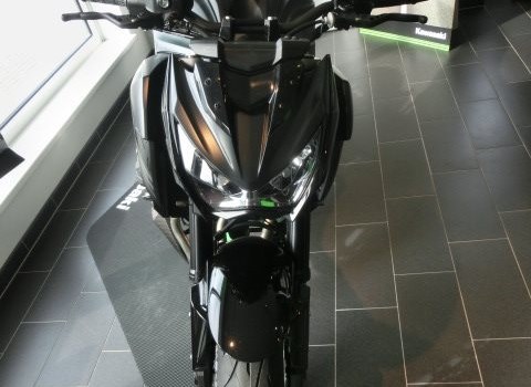 Umgebautes Motorrad Kawasaki Z 800 e von Moto Point Ilmenau e.K. - Inh. Frank Engelhardt - Bild 3 Umgebautes Motorrad Kawasaki Z 800 e von Moto Point Ilmenau e.K. - Inh. Frank Engelhardt - Bild 3
