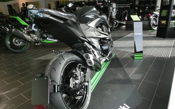 Umgebautes Motorrad Kawasaki Z 800 e von Moto Point Ilmenau e.K. - Inh. Frank Engelhardt - Bild 8 Umgebautes Motorrad Kawasaki Z 800 e von Moto Point Ilmenau e.K. - Inh. Frank Engelhardt - Bild 8