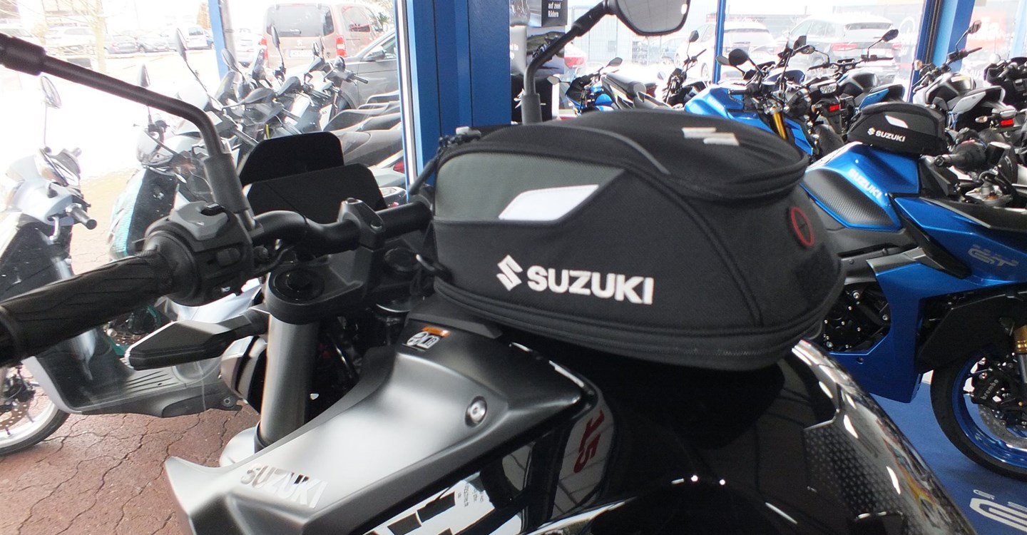 Umbgebautes Motorrad Suzuki GSX-8S