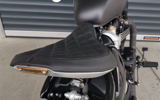 Umgebautes Motorrad Triumph Bonneville Bobber von sk-bikes GmbH - Bild 12 Umgebautes Motorrad Triumph Bonneville Bobber von sk-bikes GmbH - Bild 12