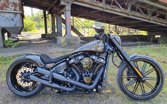 Umgebautes Motorrad Harley-Davidson Softail Breakout 114 FXBRS von X-Trem Custombikes - Bild 1 Umgebautes Motorrad Harley-Davidson Softail Breakout 114 FXBRS von X-Trem Custombikes - Bild 1