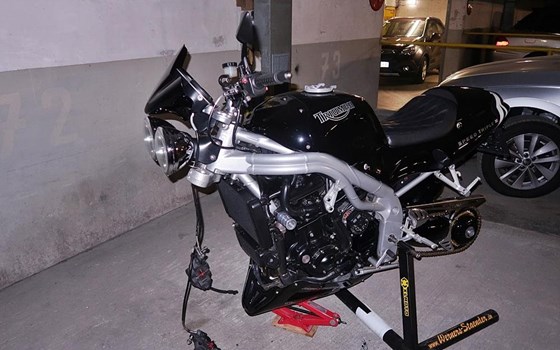 Umgebautes Motorrad Triumph Speed Triple 955i von scubacharly - Bild 15