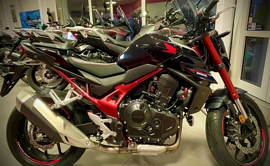 Rebuilt motorbike Honda CB750 Hornet Bild 1: Rebuilt motorbike Honda CB750 Hornet