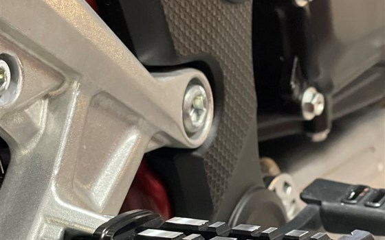 Umgebautes Motorrad Honda CB750 Hornet von Zweirad Uhlmann - Bild 4 Umgebautes Motorrad Honda CB750 Hornet von Zweirad Uhlmann - Bild 4