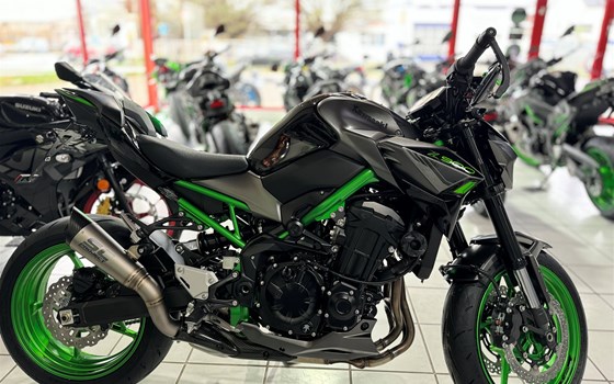 Umgebautes Motorrad Kawasaki Z900 von Moto Park GmbH - Bild 1 Umgebautes Motorrad Kawasaki Z900 von Moto Park GmbH - Bild 1