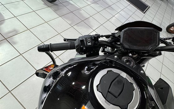 Umgebautes Motorrad Kawasaki Z900 von Moto Park GmbH - Bild 8 Umgebautes Motorrad Kawasaki Z900 von Moto Park GmbH - Bild 8