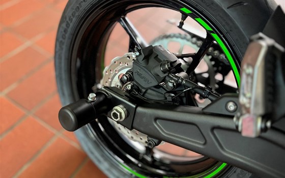 Umgebautes Motorrad Kawasaki Z650 von Moto Park GmbH - Bild 3 Umgebautes Motorrad Kawasaki Z650 von Moto Park GmbH - Bild 3