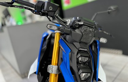 Kawasaki GSX-S1000 Custom Bike Kawasaki GSX-S1000 Custom Bike