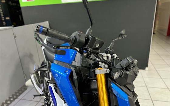 Umgebautes Motorrad Kawasaki GSX-S1000 von Moto Park GmbH - Bild 2 Umgebautes Motorrad Kawasaki GSX-S1000 von Moto Park GmbH - Bild 2