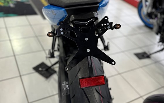 Umgebautes Motorrad Kawasaki GSX-S1000 von Moto Park GmbH - Bild 5 Umgebautes Motorrad Kawasaki GSX-S1000 von Moto Park GmbH - Bild 5