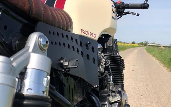 Umgebautes Motorrad Honda CB 750 Sevenfifty von user1277876 - Bild 7 Umgebautes Motorrad Honda CB 750 Sevenfifty von user1277876 - Bild 7