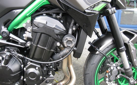 Umgebautes Motorrad Kawasaki Z900 von Alfred Kührer Moto-Service u. Zubehör - Bild 11 Umgebautes Motorrad Kawasaki Z900 von Alfred Kührer Moto-Service u. Zubehör - Bild 11