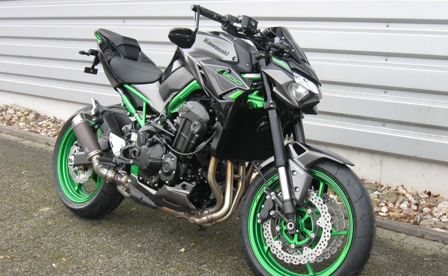 Umbgebautes Motorrad Kawasaki Z900 Bild 2: Umbgebautes Motorrad Kawasaki Z900