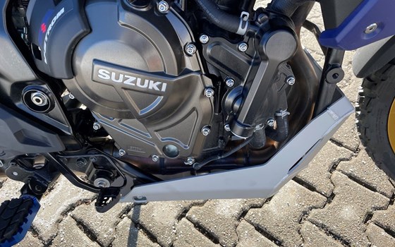 Umgebautes Motorrad Suzuki V-Strom 800DE von Suedbike e.K. Inhaber Wolfgang Schustek - Bild 5 Umgebautes Motorrad Suzuki V-Strom 800DE von Suedbike e.K. Inhaber Wolfgang Schustek - Bild 5