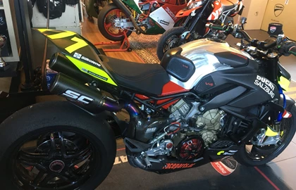 Ducati Streetfighter V4 Custom Bike Ducati Streetfighter V4 Custom Bike