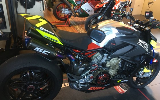 Umgebautes Motorrad Ducati Streetfighter V4 von Braunbart Heribert Kilian GmbH - DUCATI SALZBURG - Bild 1 Umgebautes Motorrad Ducati Streetfighter V4 von Braunbart Heribert Kilian GmbH - DUCATI SALZBURG - Bild 1
