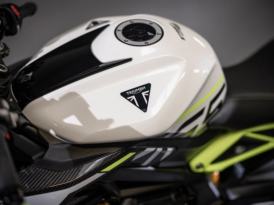 Umbgebautes Motorrad Triumph Street Triple 765 Moto2 Edition Bild 11: Umbgebautes Motorrad Triumph Street Triple 765 Moto2 Edition