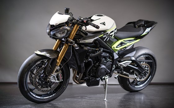 Umgebautes Motorrad Triumph Street Triple 765 Moto2 Edition von Triumph Emsland - Hertrampf Racing - Bild 14 Umgebautes Motorrad Triumph Street Triple 765 Moto2 Edition von Triumph Emsland - Hertrampf Racing - Bild 14