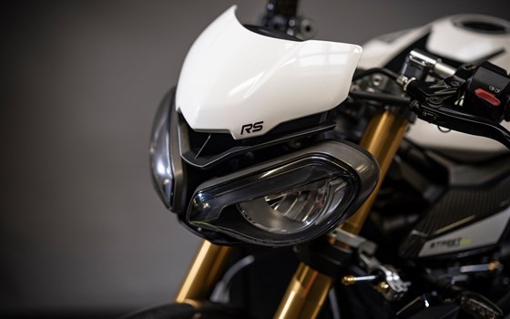 Umgebautes Motorrad Triumph Street Triple 765 Moto2 Edition von Triumph Emsland - Hertrampf Racing - Bild 15 Umgebautes Motorrad Triumph Street Triple 765 Moto2 Edition von Triumph Emsland - Hertrampf Racing - Bild 15