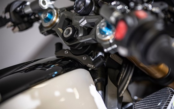 Umgebautes Motorrad Triumph Street Triple 765 Moto2 Edition von Triumph Emsland - Hertrampf Racing - Bild 5 Umgebautes Motorrad Triumph Street Triple 765 Moto2 Edition von Triumph Emsland - Hertrampf Racing - Bild 5