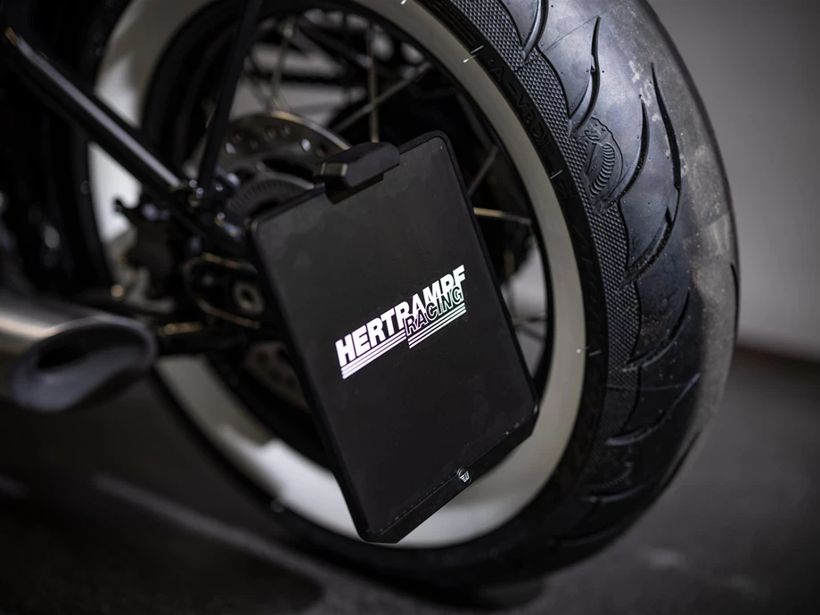 Umbgebautes Motorrad Triumph Bonneville Bobber Bild 10: Umbgebautes Motorrad Triumph Bonneville Bobber