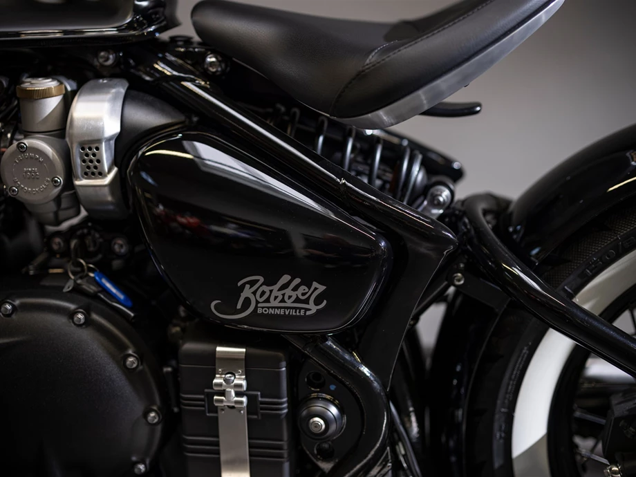 Umbgebautes Motorrad Triumph Bonneville Bobber Bild 13: Umbgebautes Motorrad Triumph Bonneville Bobber