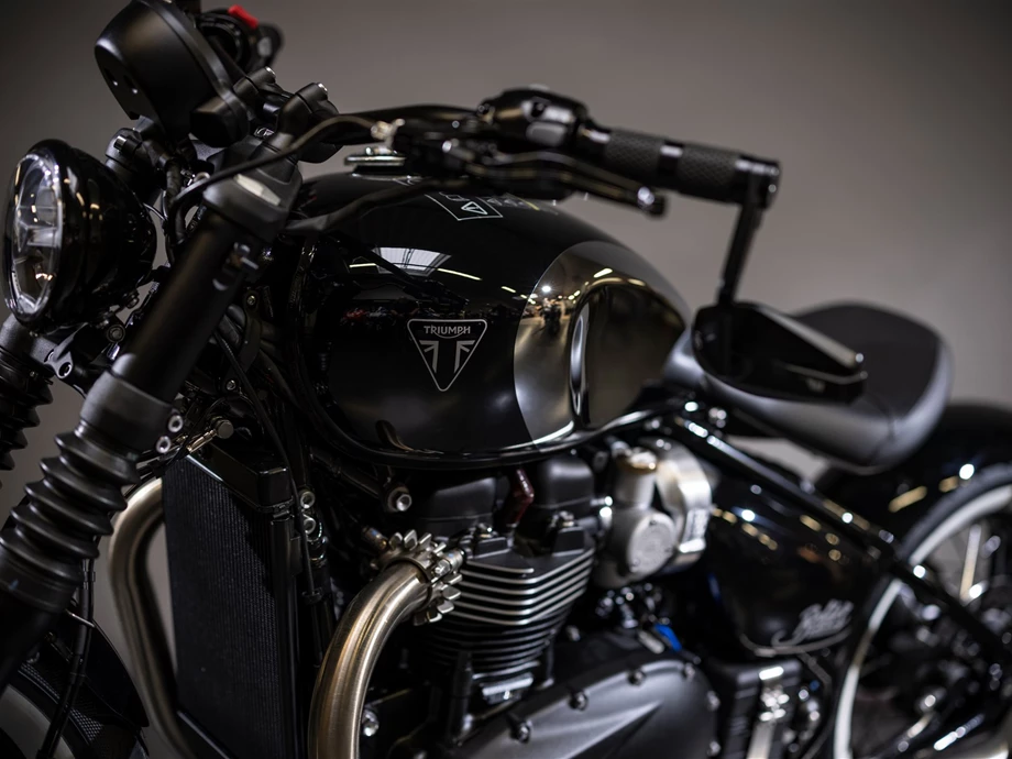 Umbgebautes Motorrad Triumph Bonneville Bobber Bild 15: Umbgebautes Motorrad Triumph Bonneville Bobber