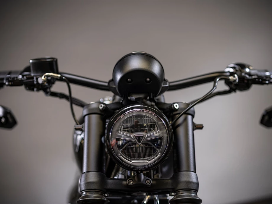 Umbgebautes Motorrad Triumph Bonneville Bobber Bild 20: Umbgebautes Motorrad Triumph Bonneville Bobber