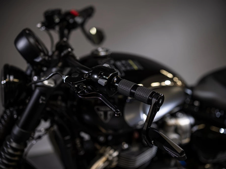 Umbgebautes Motorrad Triumph Bonneville Bobber Bild 3: Umbgebautes Motorrad Triumph Bonneville Bobber