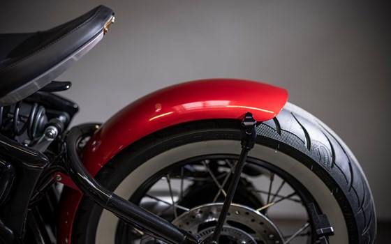 Umgebautes Motorrad Triumph Bonneville Bobber von Triumph Emsland - Hertrampf Racing - Bild 1 Umgebautes Motorrad Triumph Bonneville Bobber von Triumph Emsland - Hertrampf Racing - Bild 1