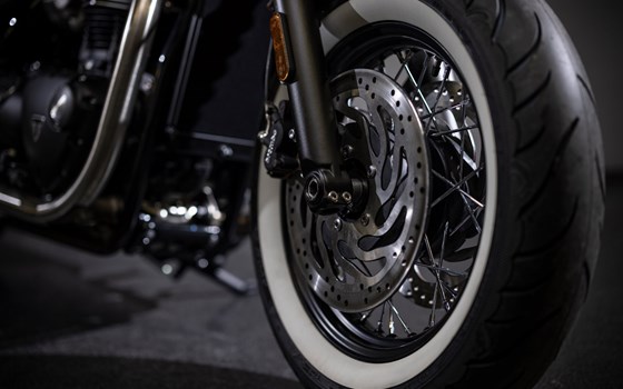 Umgebautes Motorrad Triumph Bonneville Bobber von Triumph Emsland - Hertrampf Racing - Bild 16 Umgebautes Motorrad Triumph Bonneville Bobber von Triumph Emsland - Hertrampf Racing - Bild 16