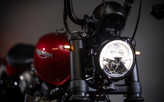 Umgebautes Motorrad Triumph Bonneville Bobber von Triumph Emsland - Hertrampf Racing - Bild 25 Umgebautes Motorrad Triumph Bonneville Bobber von Triumph Emsland - Hertrampf Racing - Bild 25