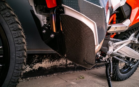 Umgebautes Motorrad KTM 690 Enduro R von Bräuer Motorradsport KG - Bild 4 Umgebautes Motorrad KTM 690 Enduro R von Bräuer Motorradsport KG - Bild 4