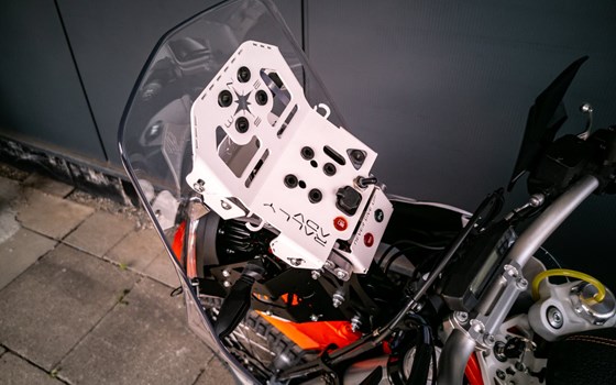 Umgebautes Motorrad KTM 690 Enduro R von Bräuer Motorradsport KG - Bild 6 Umgebautes Motorrad KTM 690 Enduro R von Bräuer Motorradsport KG - Bild 6