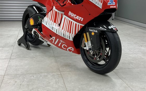 Umgebautes Motorrad Ducati Desmosedici RR von Zweiradparadies Denk GmbH & Co. KG - Bild 1 Umgebautes Motorrad Ducati Desmosedici RR von Zweiradparadies Denk GmbH & Co. KG - Bild 1