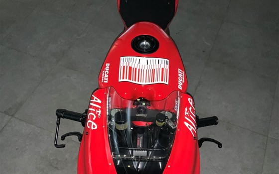 Umgebautes Motorrad Ducati Desmosedici RR von Zweiradparadies Denk GmbH & Co. KG - Bild 14 Umgebautes Motorrad Ducati Desmosedici RR von Zweiradparadies Denk GmbH & Co. KG - Bild 14