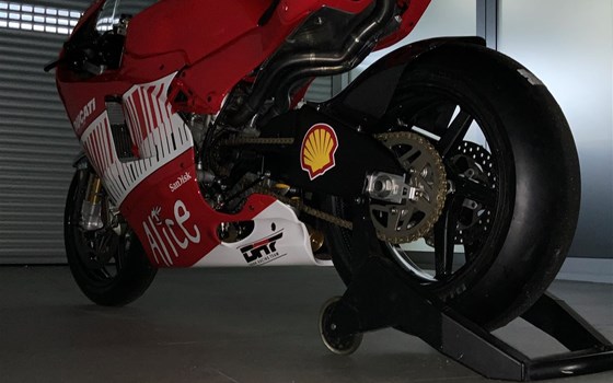 Umgebautes Motorrad Ducati Desmosedici RR von Zweiradparadies Denk GmbH & Co. KG - Bild 16 Umgebautes Motorrad Ducati Desmosedici RR von Zweiradparadies Denk GmbH & Co. KG - Bild 16
