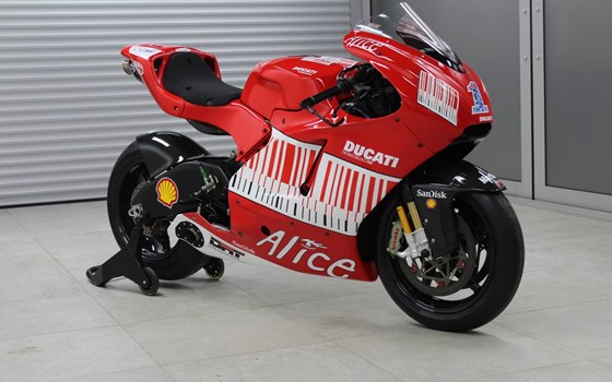 Umgebautes Motorrad Ducati Desmosedici RR von Zweiradparadies Denk GmbH & Co. KG - Bild 20 Umgebautes Motorrad Ducati Desmosedici RR von Zweiradparadies Denk GmbH & Co. KG - Bild 20
