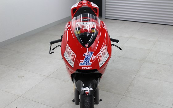 Umgebautes Motorrad Ducati Desmosedici RR von Zweiradparadies Denk GmbH & Co. KG - Bild 21 Umgebautes Motorrad Ducati Desmosedici RR von Zweiradparadies Denk GmbH & Co. KG - Bild 21