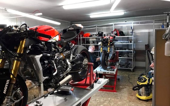 Umgebautes Motorrad Ducati 1299 Panigale S von Zweiradparadies Denk GmbH & Co. KG - Bild 21 Umgebautes Motorrad Ducati 1299 Panigale S von Zweiradparadies Denk GmbH & Co. KG - Bild 21