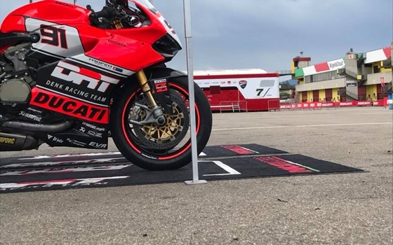 Umgebautes Motorrad Ducati 1299 Panigale S von Zweiradparadies Denk GmbH & Co. KG - Bild 1 Umgebautes Motorrad Ducati 1299 Panigale S von Zweiradparadies Denk GmbH & Co. KG - Bild 1