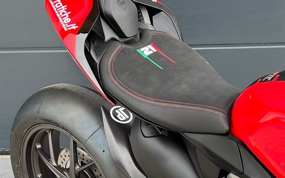 Umgebautes Motorrad Ducati Panigale V2 Bayliss 1st Championship 20th Anniversary von Zweiradparadies Denk GmbH & Co. KG - Bild 3 Umgebautes Motorrad Ducati Panigale V2 Bayliss 1st Championship 20th Anniversary von Zweiradparadies Denk GmbH & Co. KG - Bild 3