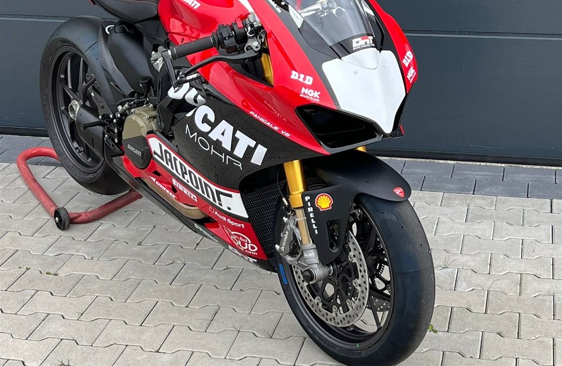 Customized motorcycle Ducati Panigale V2 Bayliss 1st Championship 20th Anniversary