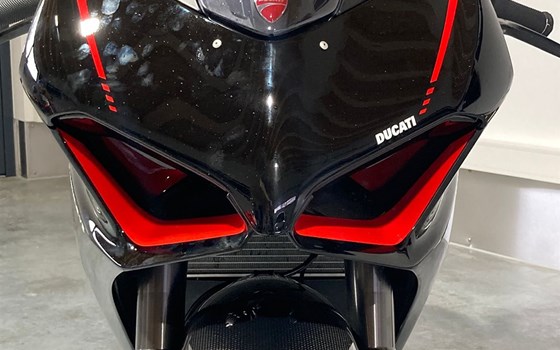 Umgebautes Motorrad Ducati Panigale V2 von Zweiradparadies Denk GmbH & Co. KG - Bild 13 Umgebautes Motorrad Ducati Panigale V2 von Zweiradparadies Denk GmbH & Co. KG - Bild 13