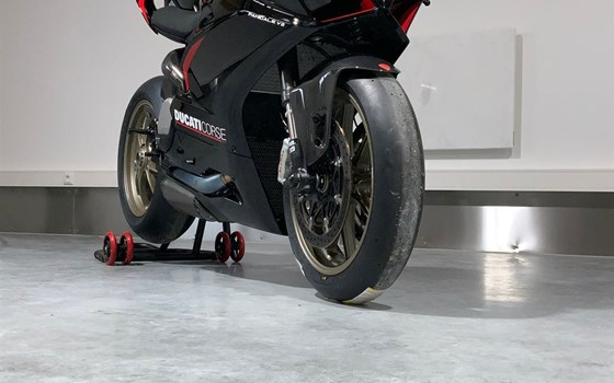 Umgebautes Motorrad Ducati Panigale V2 von Zweiradparadies Denk GmbH & Co. KG - Bild 7 Umgebautes Motorrad Ducati Panigale V2 von Zweiradparadies Denk GmbH & Co. KG - Bild 7