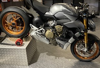 Ducati Streetfighter V4