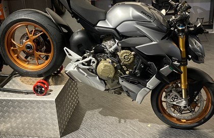 Ducati Streetfighter V4 Custom Bike