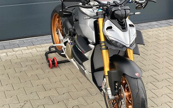 Umgebautes Motorrad Ducati Streetfighter V4 von Zweiradparadies Denk GmbH & Co. KG - Bild 3